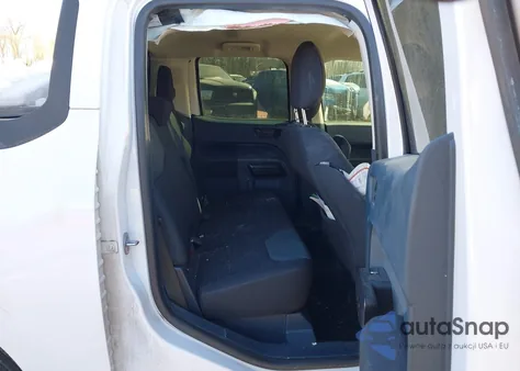 2024 Ford Maverick Xl z USA, uszkodzony, nr VIN 3FTTW8B91RRA28473